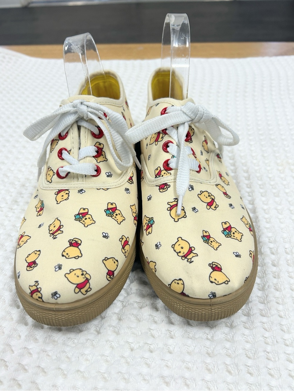 Disney 75th ANNIVERSARY Commemorative Winnie the Pooh Canvas Sneakers. Size 9 - Picture 2 of 6